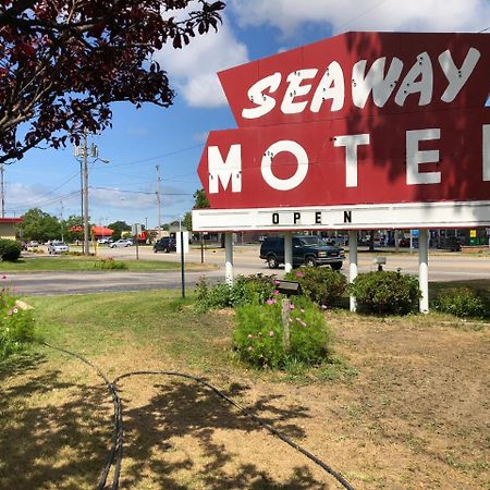 Seaway Motel Roosevelt Park Eksteriør billede