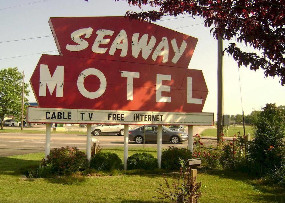 Seaway Motel Roosevelt Park Eksteriør billede